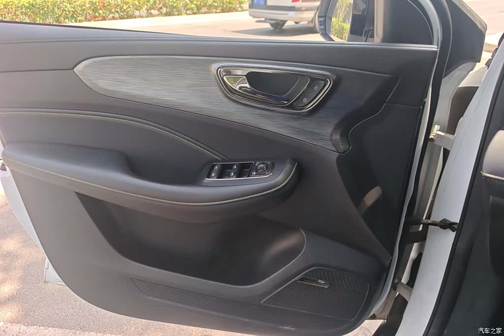 Roewe RX5, 2022 7
