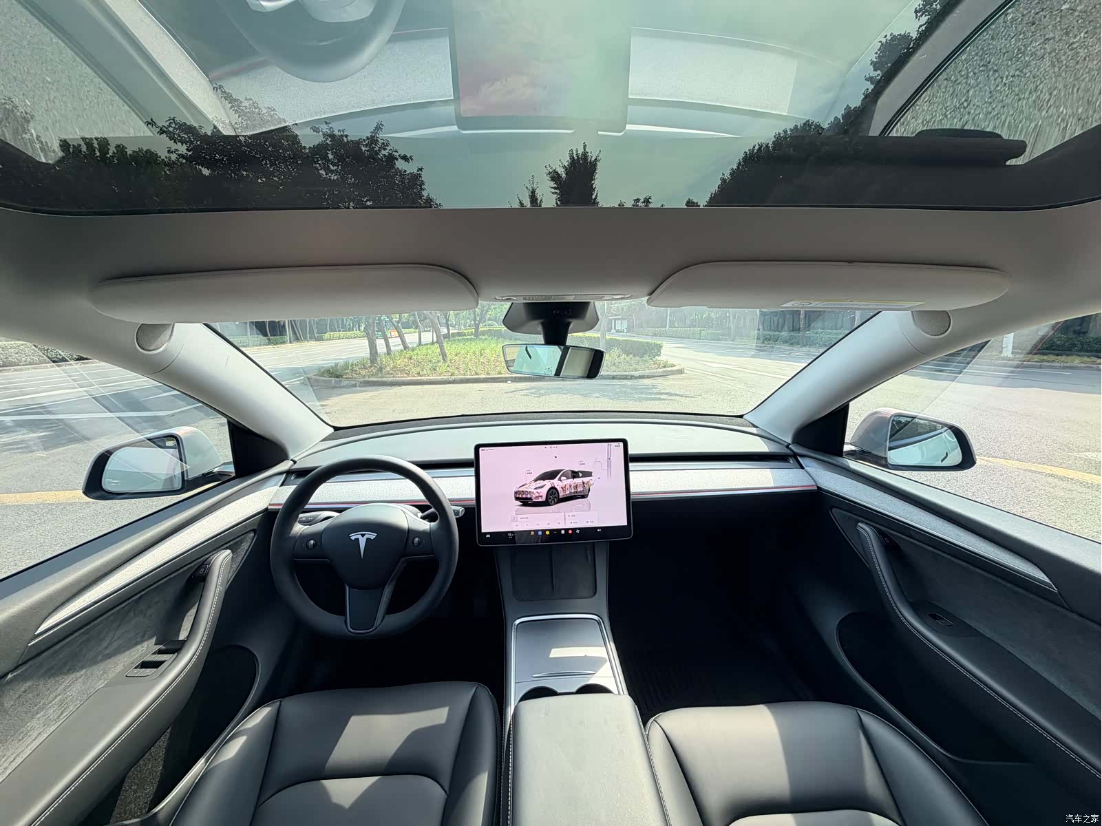 Tesla Model Y, 2024 6