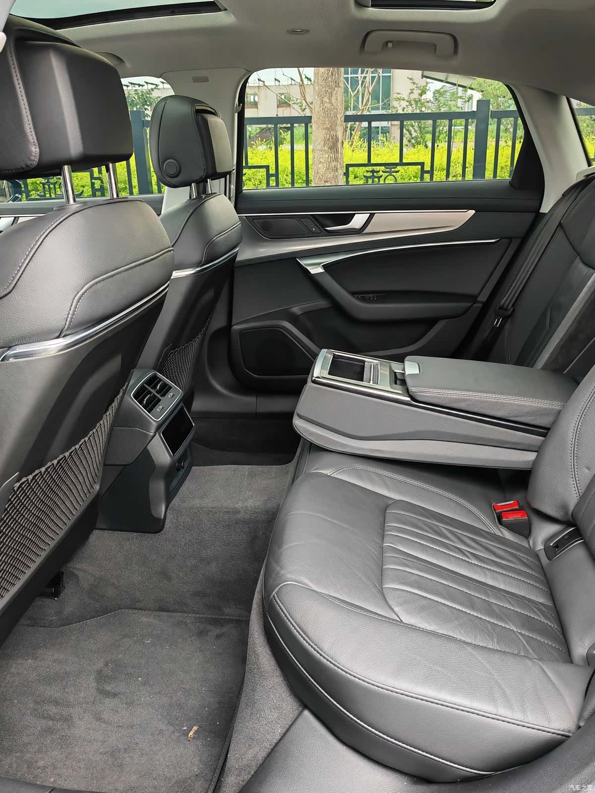 Audi A6L, 2020 все фото