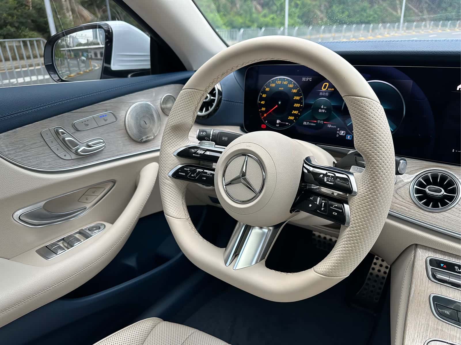 Mercedes-Benz E-Class, 2022 12