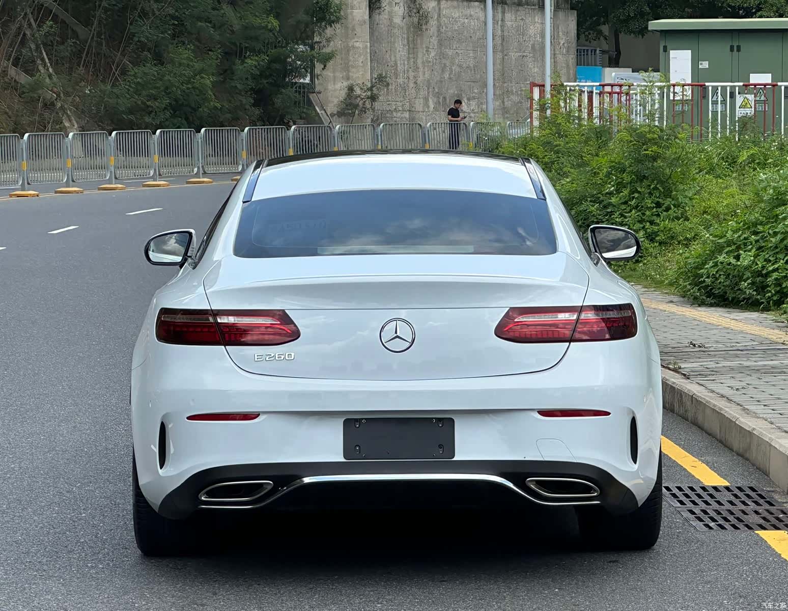 Mercedes-Benz E-Class, 2022 14