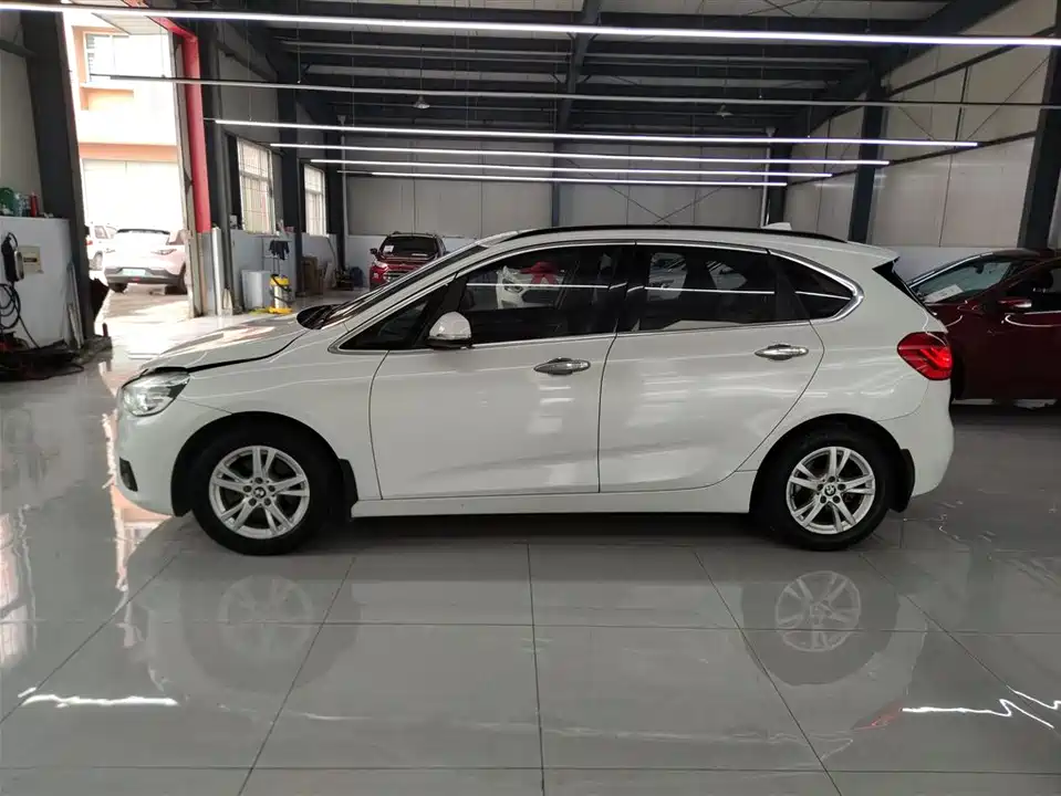 BMW 2 series station wagon