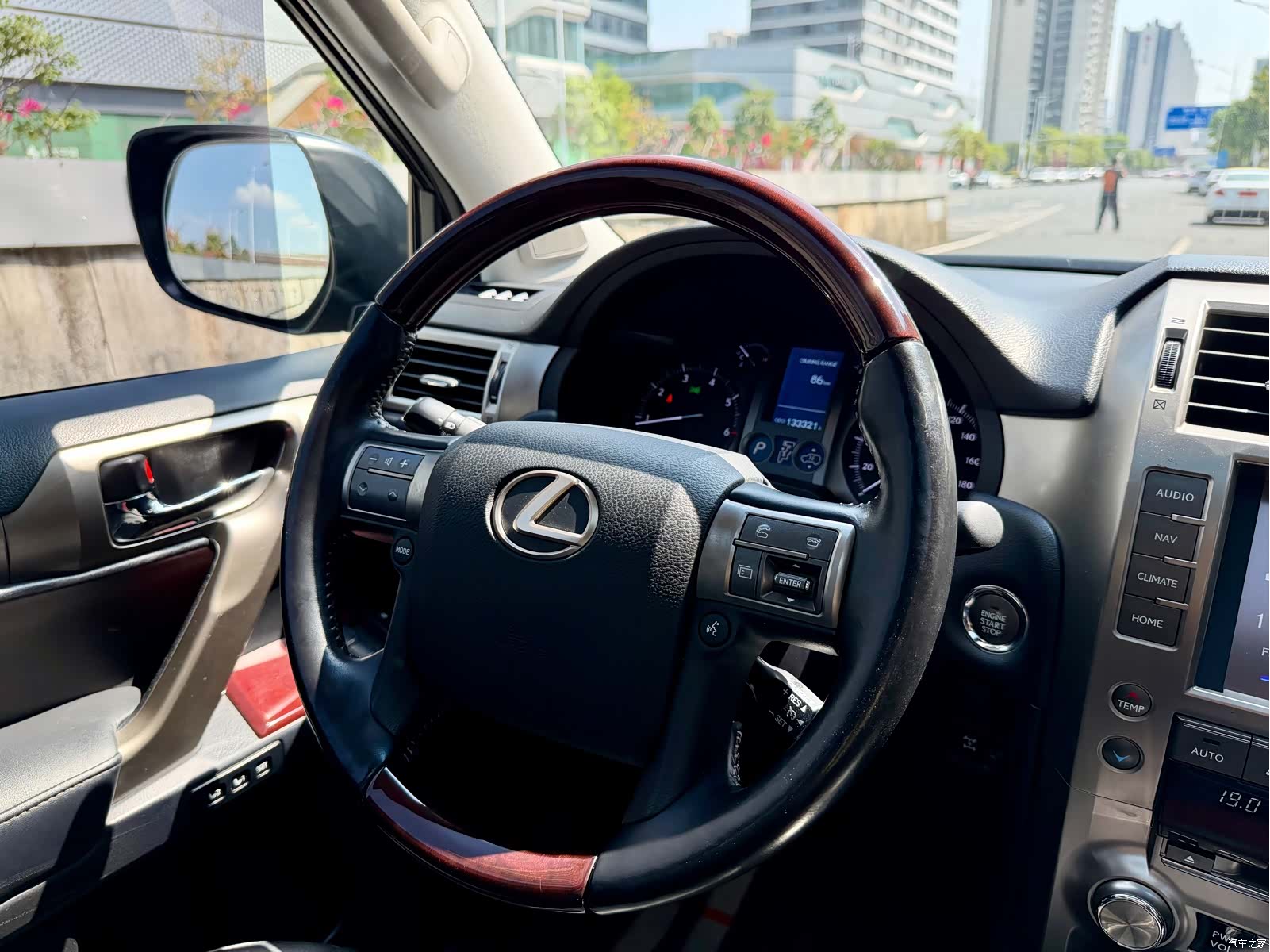 Lexus GX, 2019 30