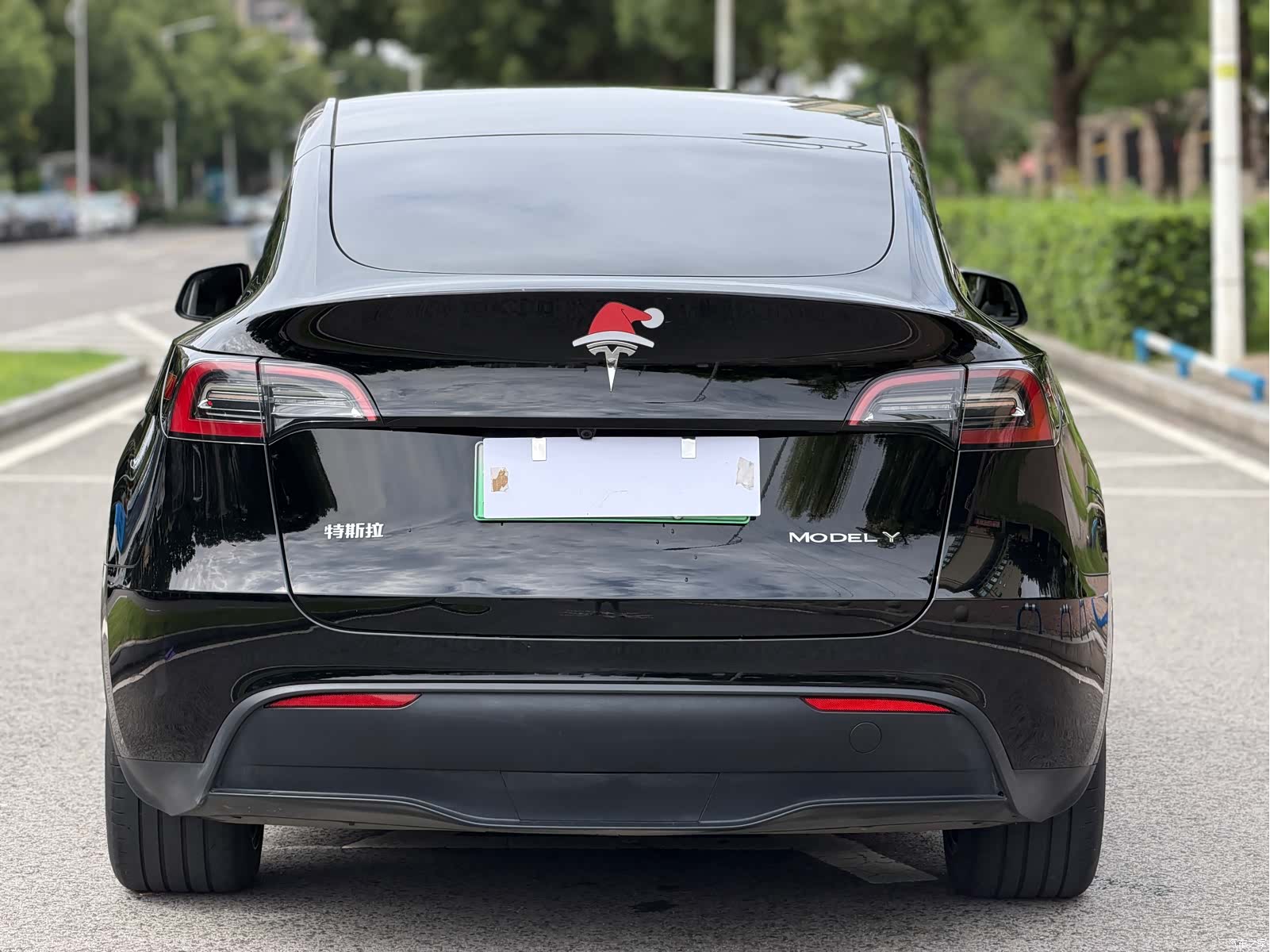 Tesla Model Y, 2024 16