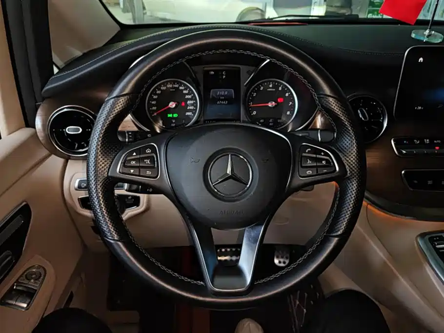 Mercedes-Benz V-class