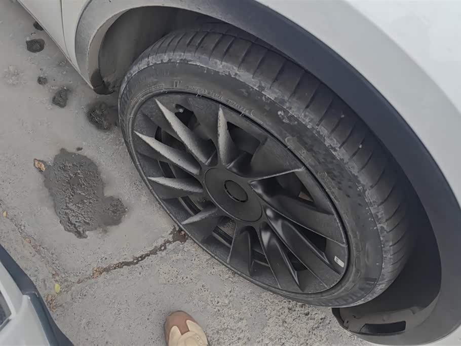 Tesla Model Y Tesla Model Y