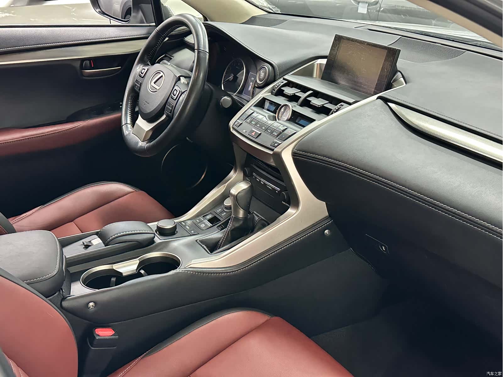 Lexus NX, 2015 17