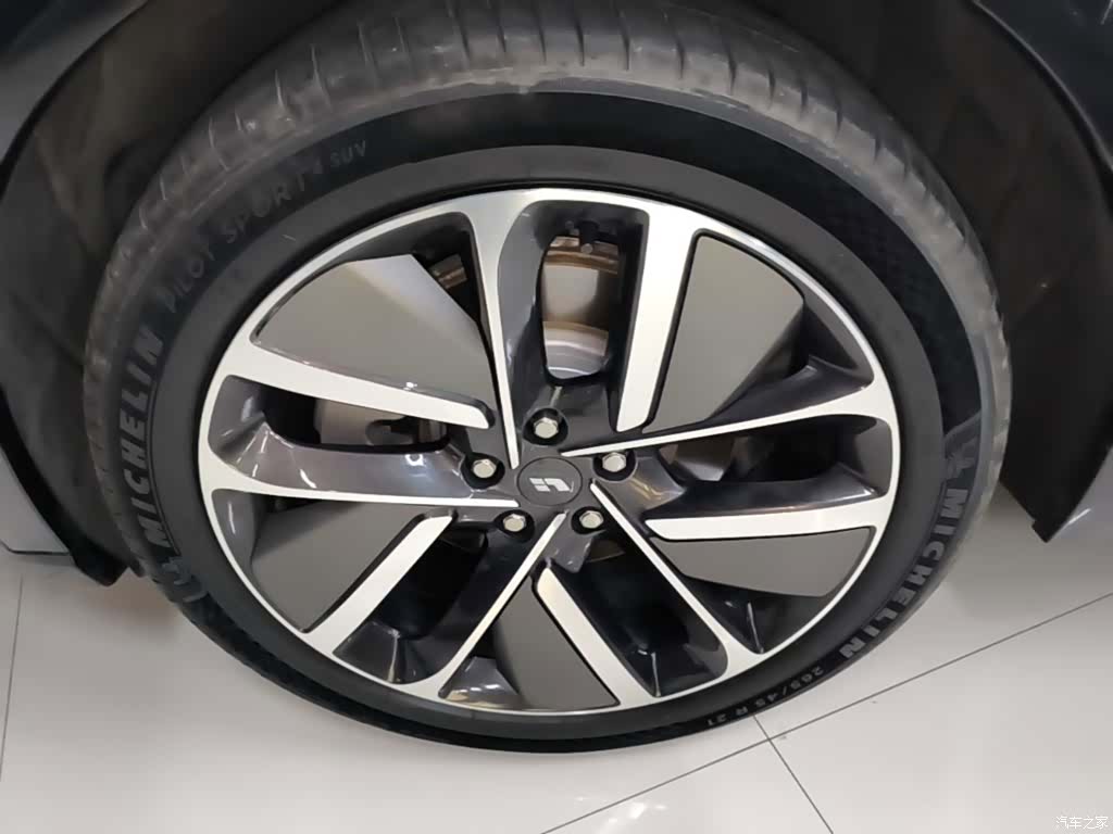 Li Auto L9, 2025 23