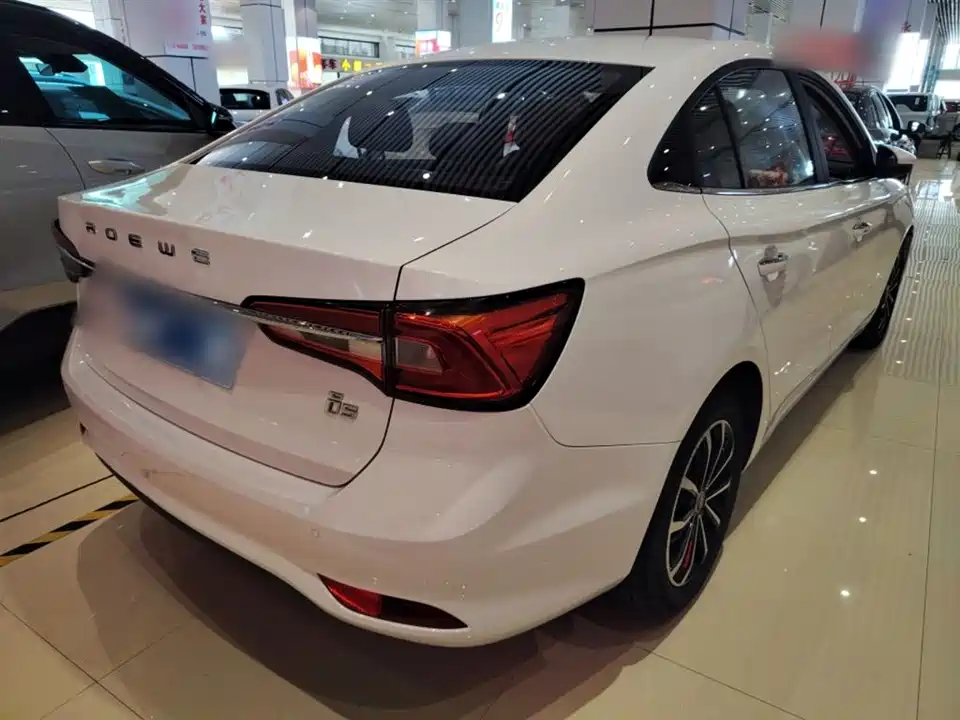 Roewe i5