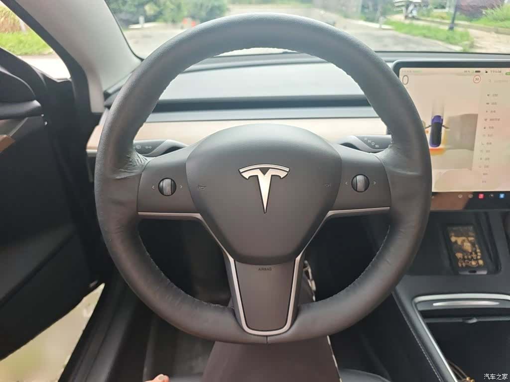 Tesla Model 3, 2022 3