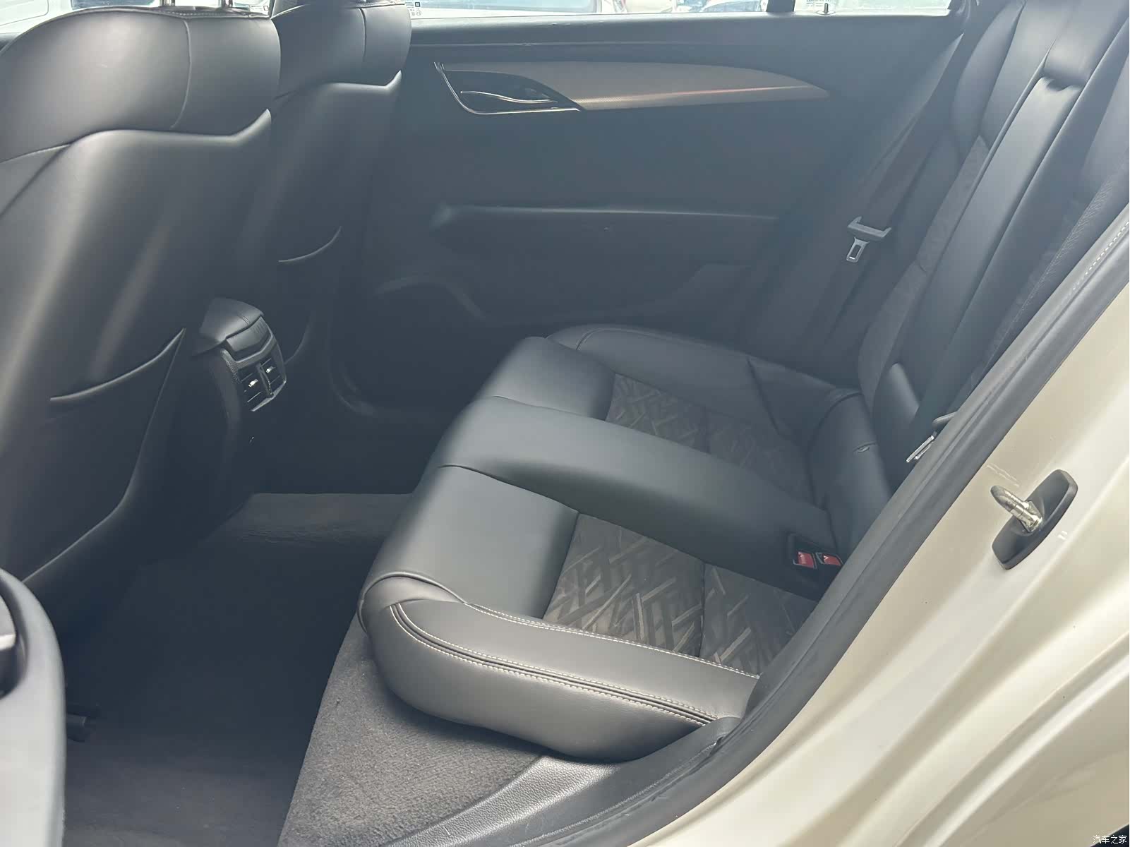 Cadillac ATS-L, 2016 6