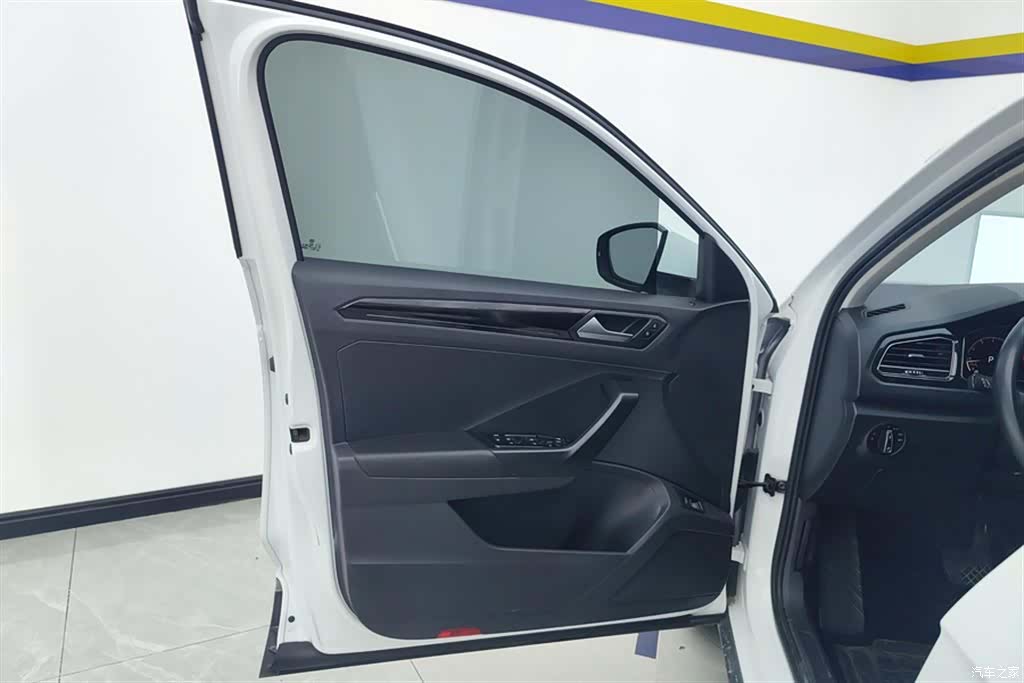 Volkswagen T-ROC, 2022 7