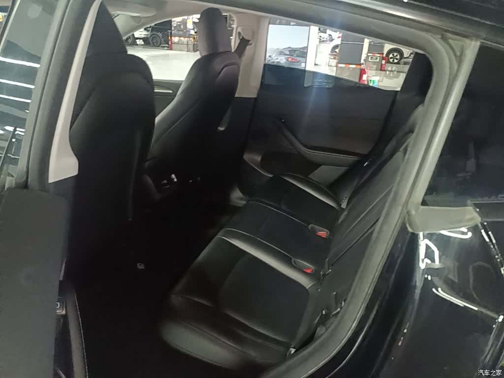 Tesla Model Y, 2022 17