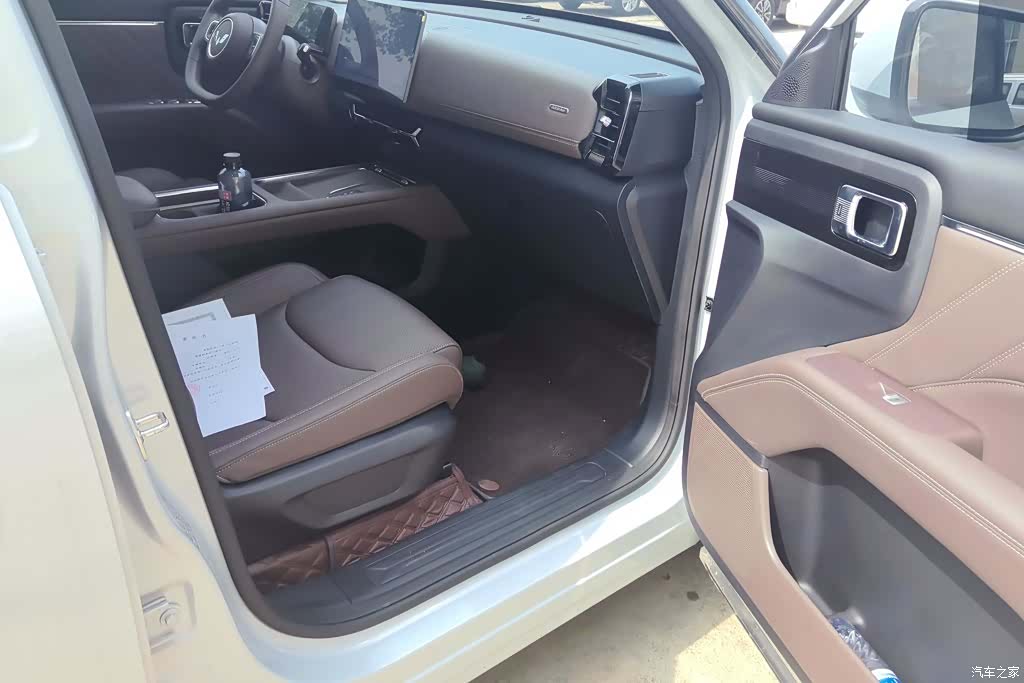 Wuling 560, 2025 8