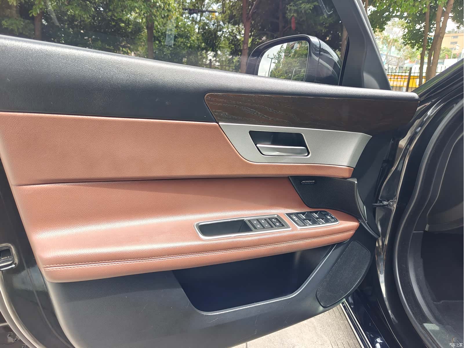 Land Rover XFL, 2019 7