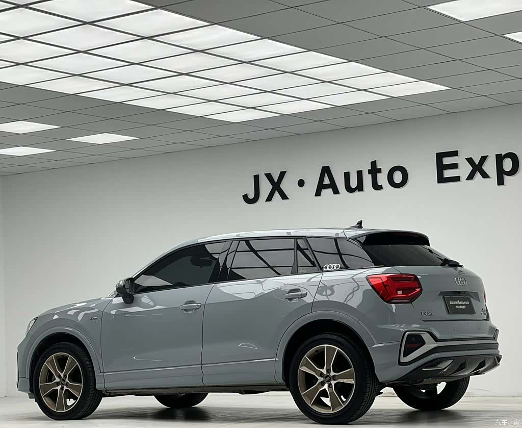 Audi Q2L, 2022 22