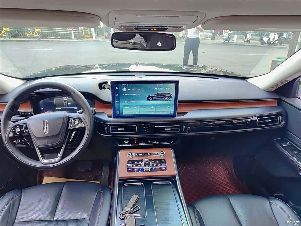 Lincoln Aviator, 2021 10