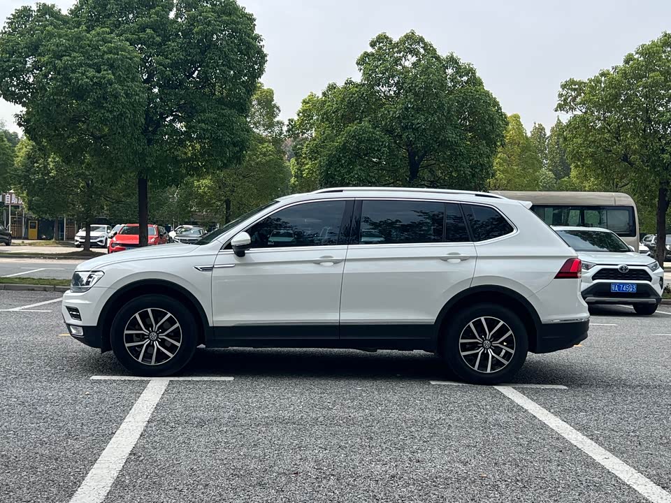 Volkswagen Tiguan L