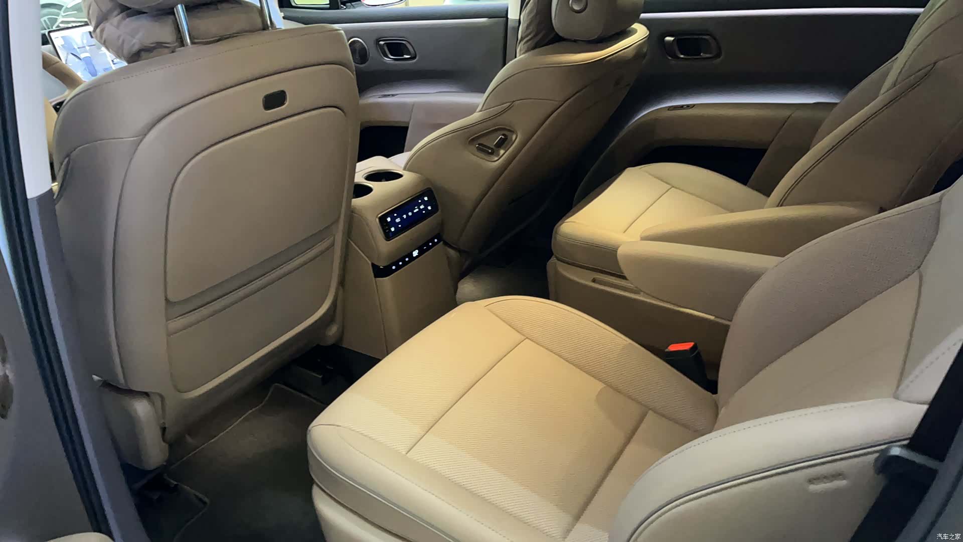 Li Auto i8, 2026 все фото