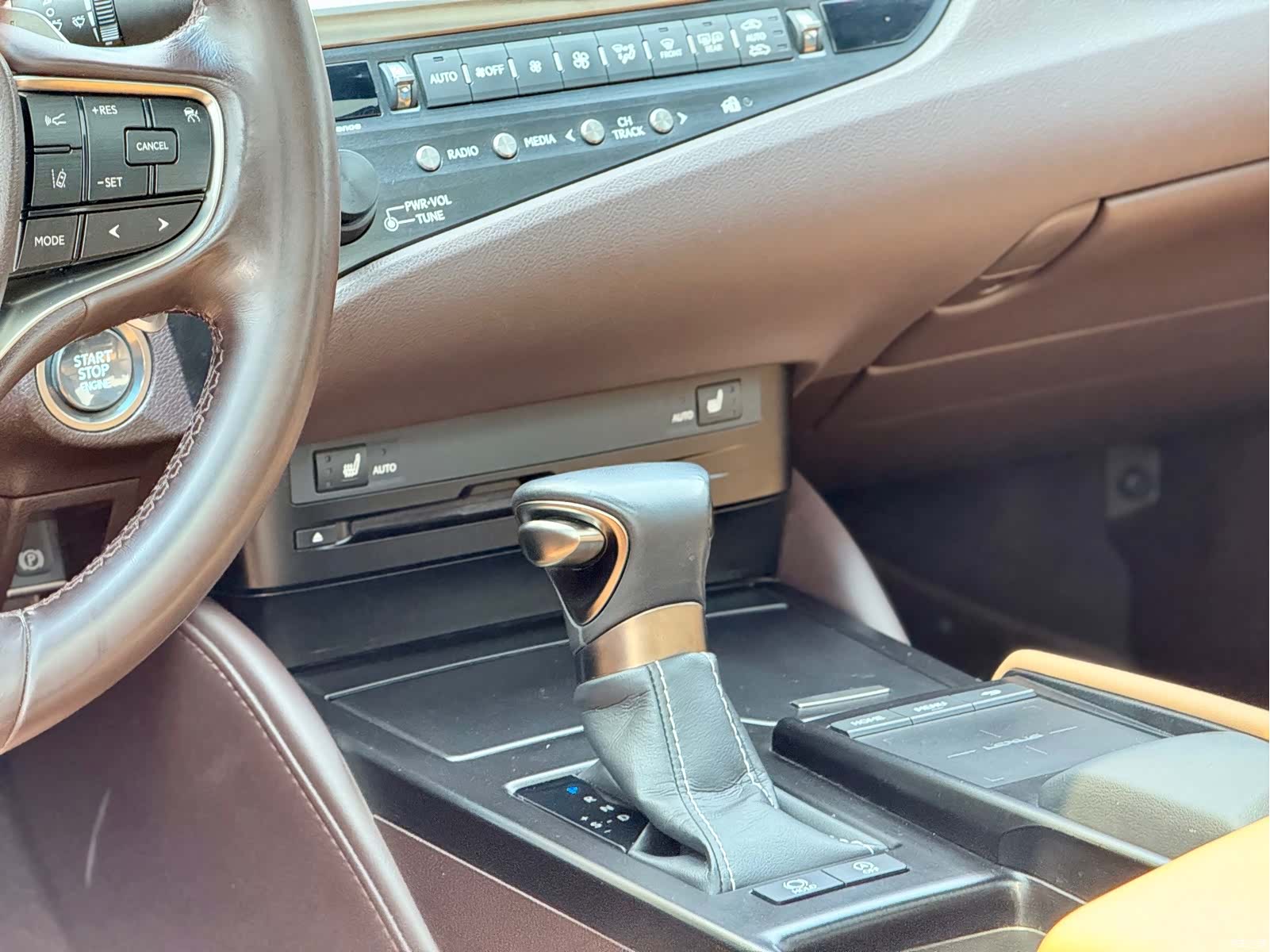 Lexus ES, 2021 15