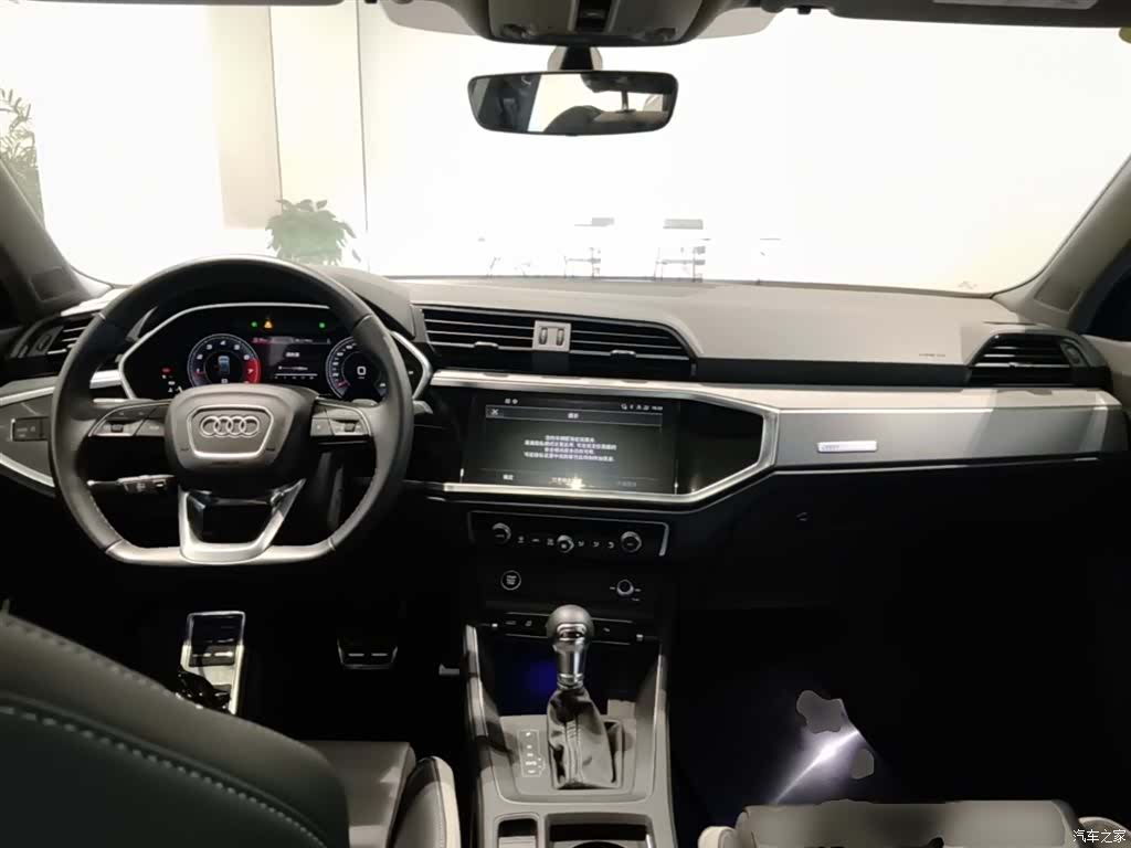 Audi Q3, 2024 10