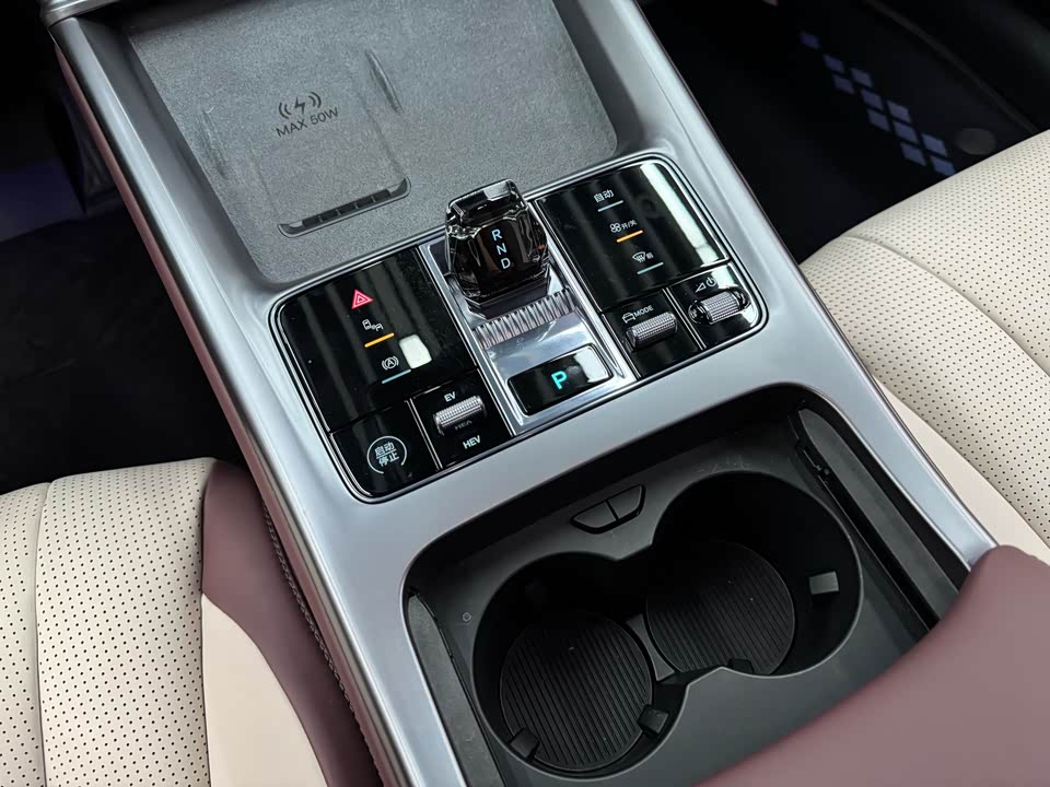 BYD Seal 07 DM-i BYD Seal 07 DM-i