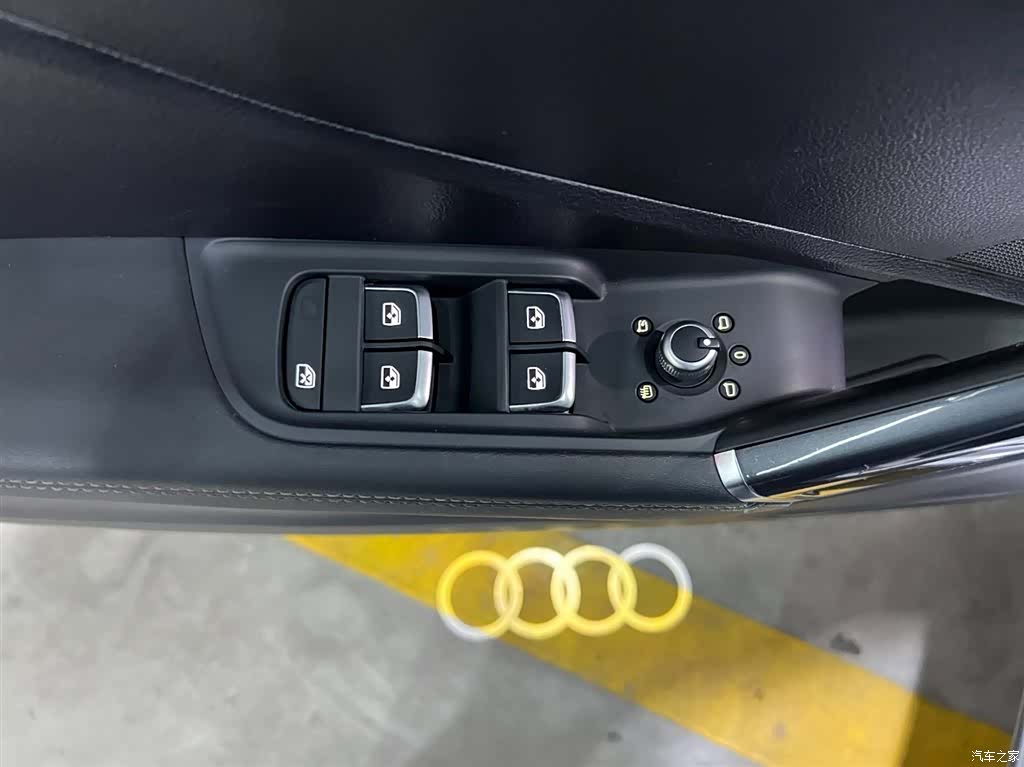 Audi Q2L, 2022 11