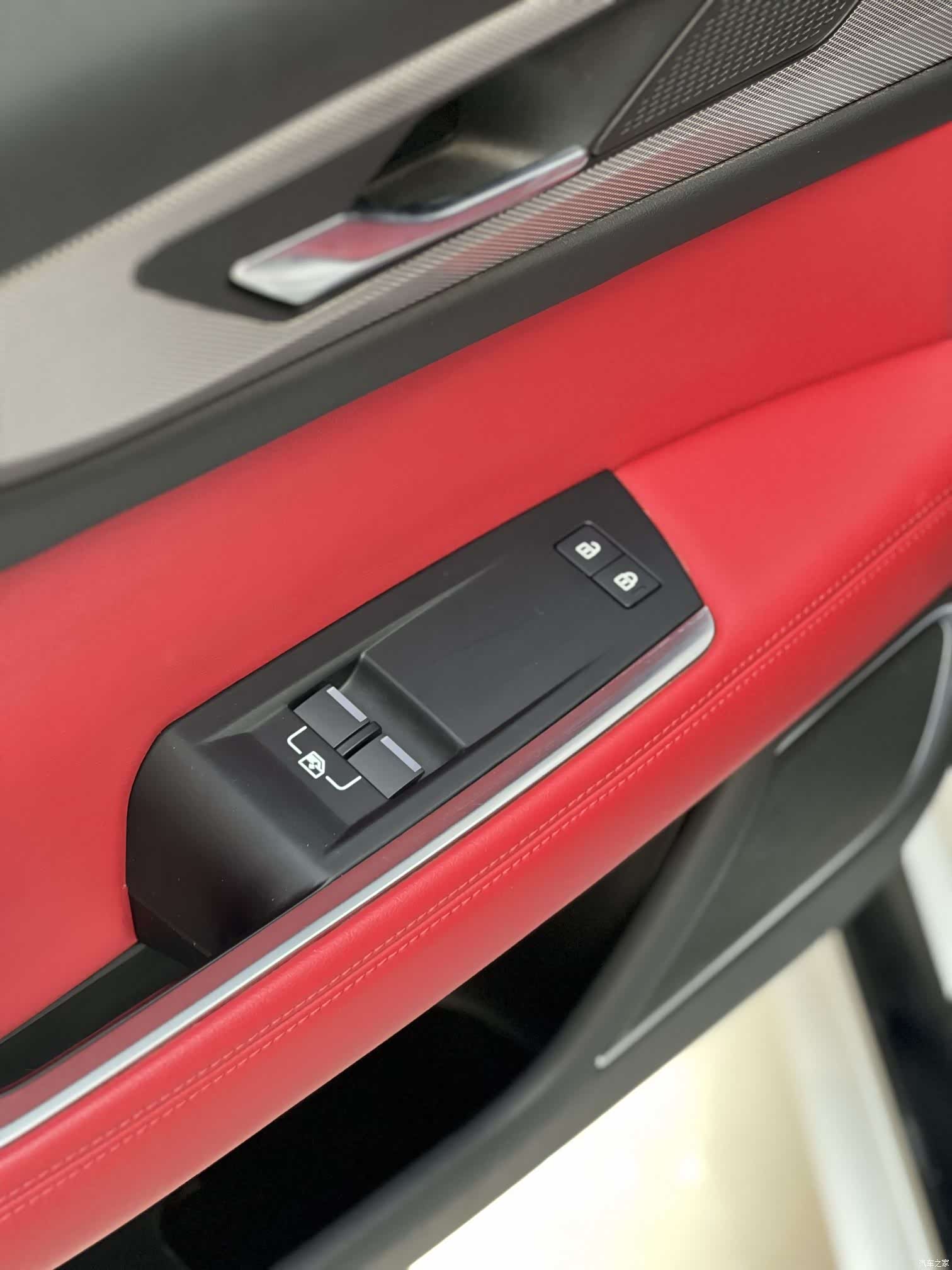 Land Rover XEL, 2022 14