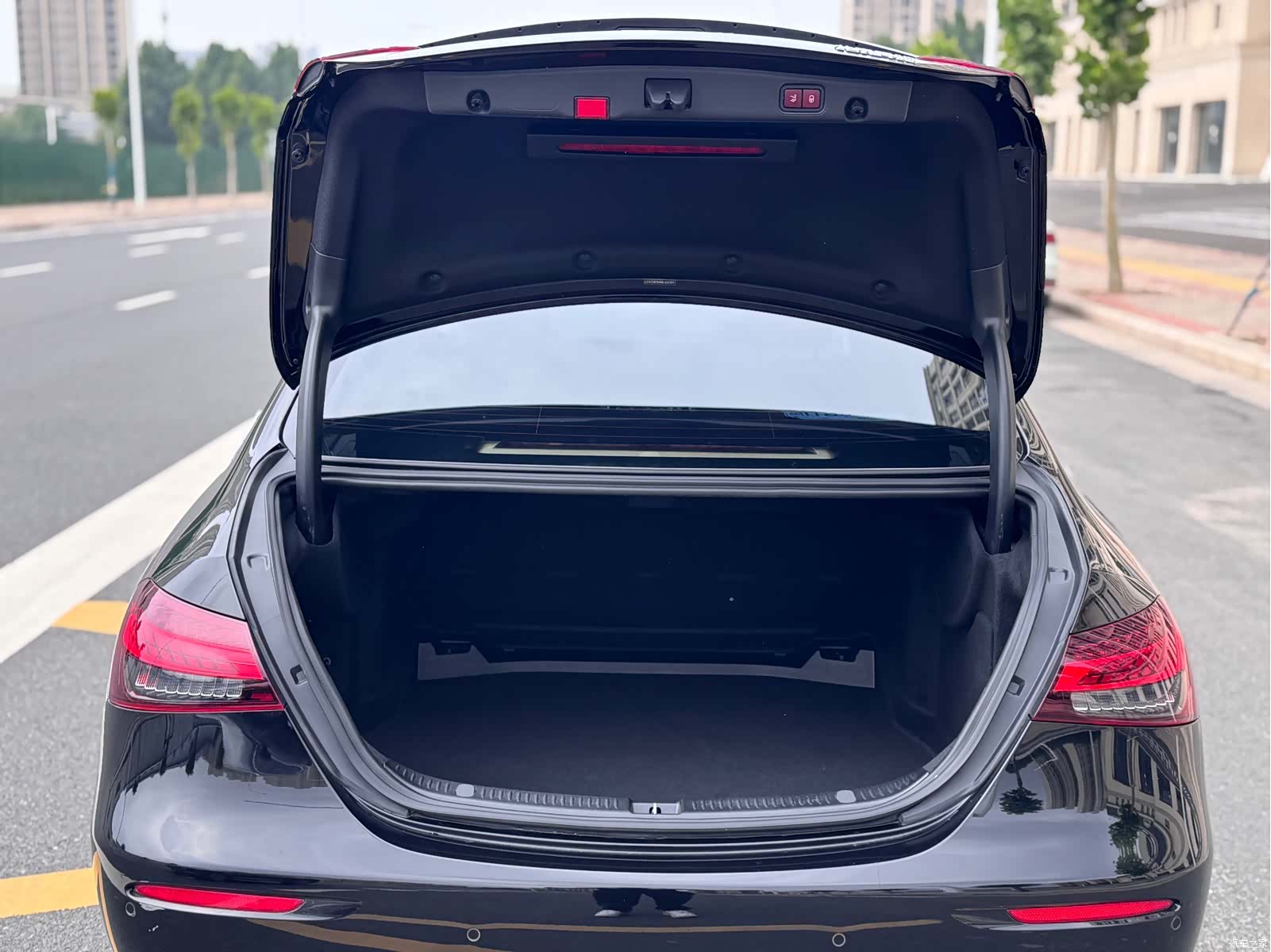 Mercedes-Benz E-Class, 2021 15