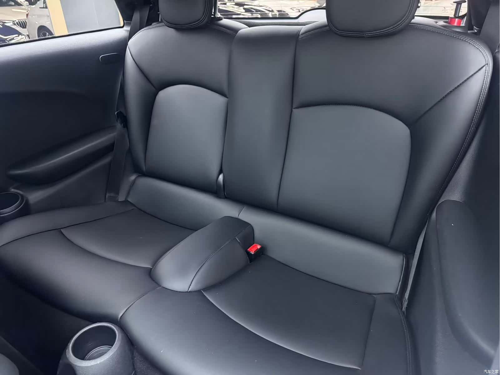 Mini ONE, 2019 9