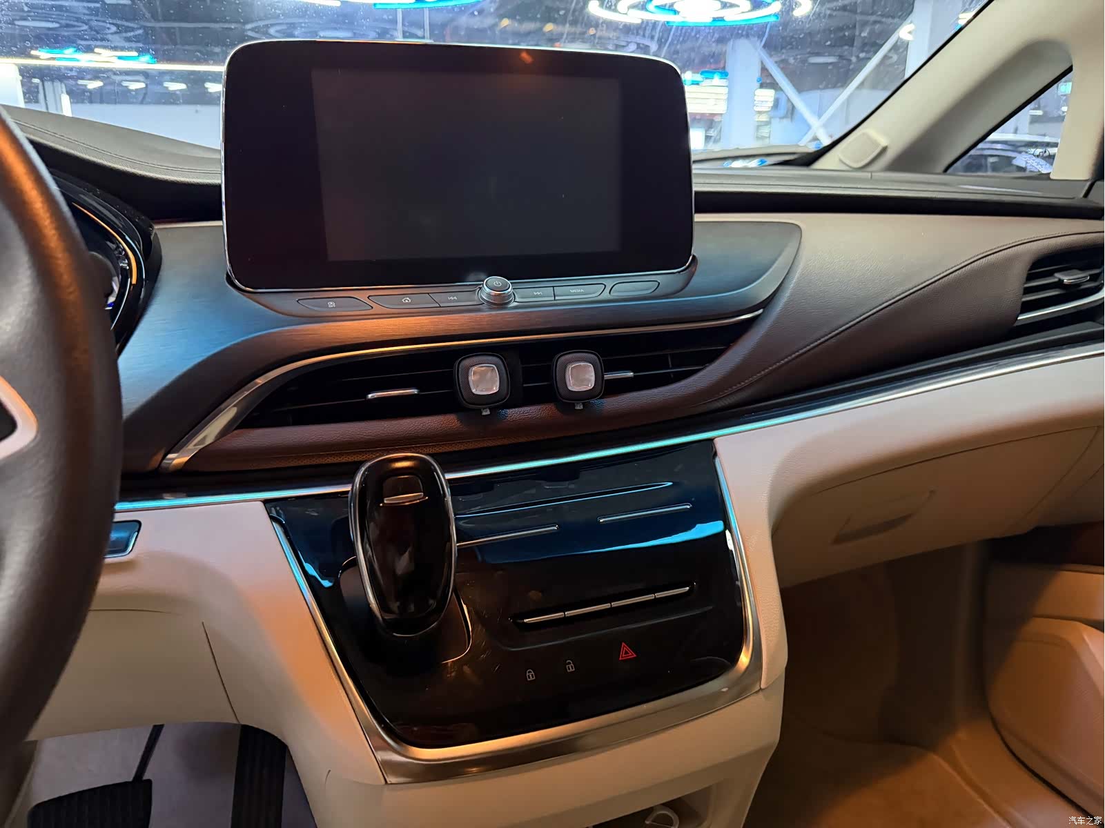 Buick GL8, 2022 12