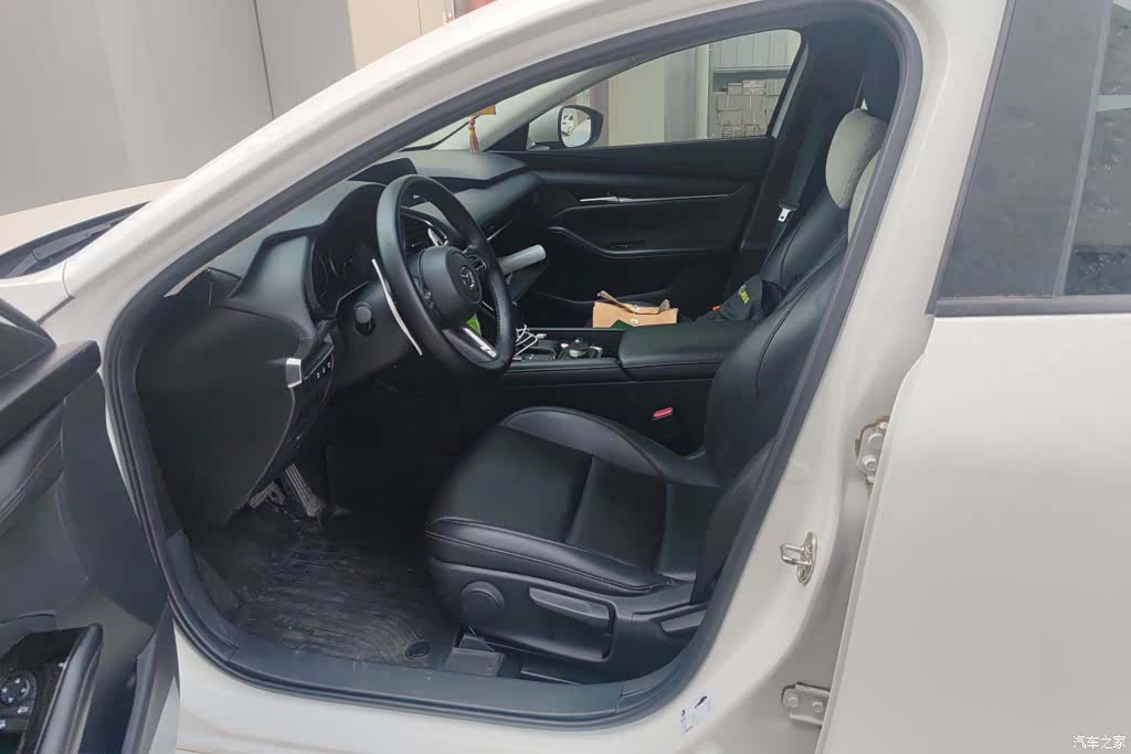 Mazda Mazda3, 2022 9