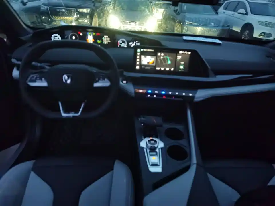 Changan UNI-V Smart iDD