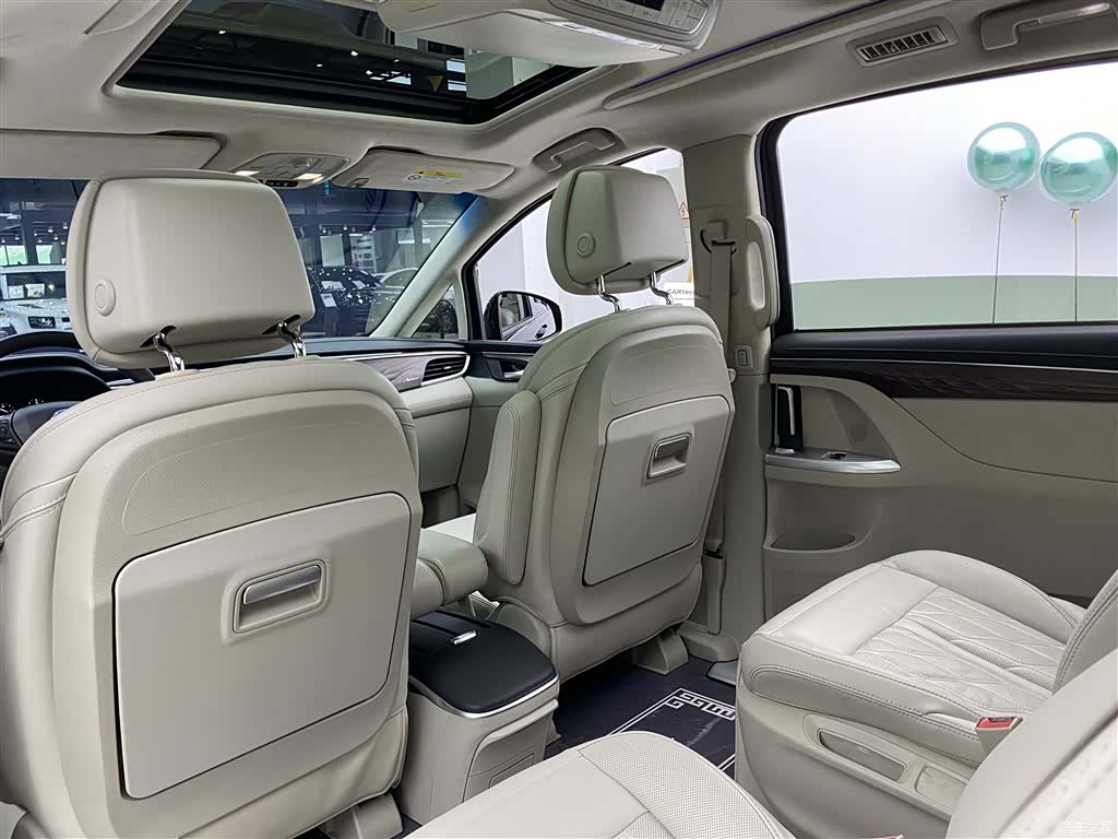 Buick GL8, 2019 6