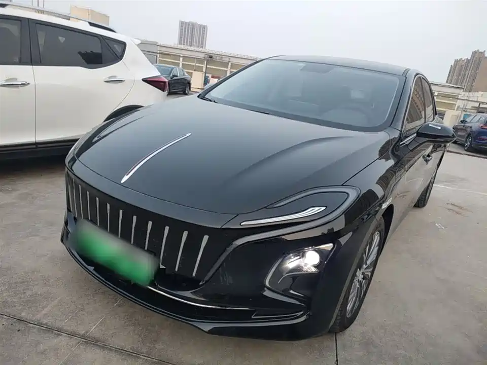 Hongqi E-QM5