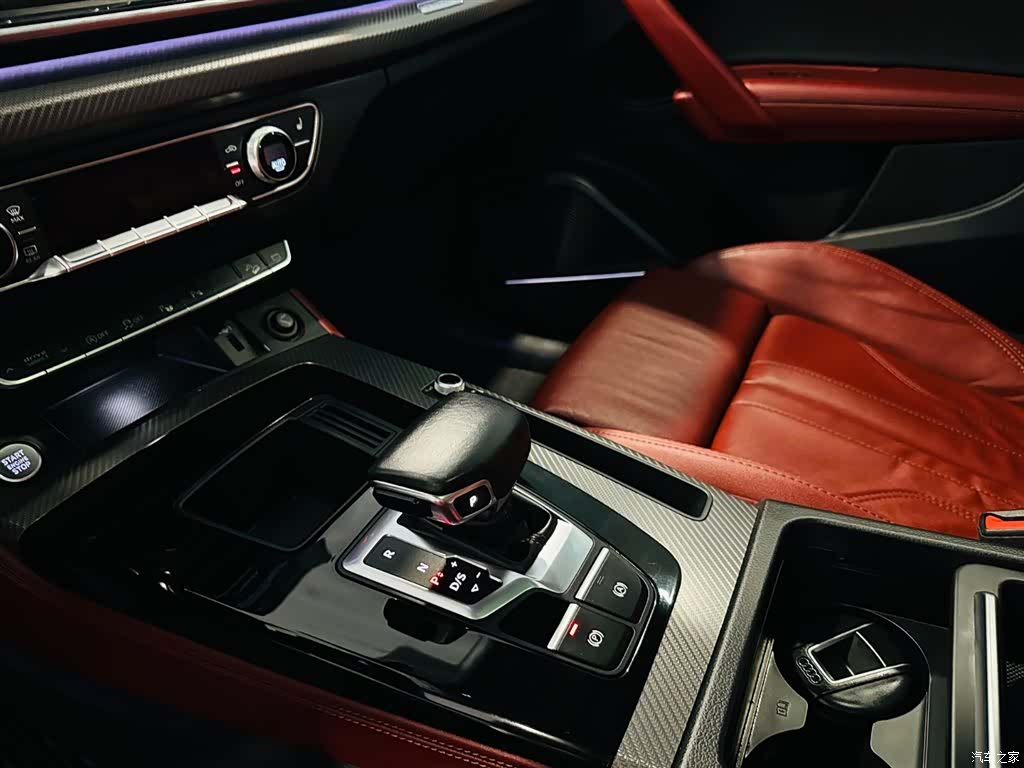 Audi Q5L, 2021 11