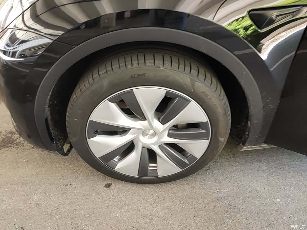 Tesla Model Y, 2023 23
