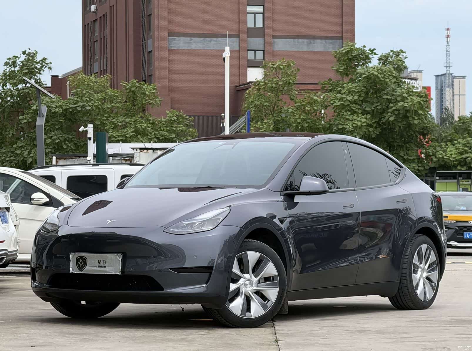 Tesla Model Y, 2022 1