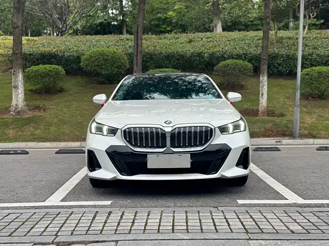 BMW 5 Series 2024 — купить из Китая под заказ