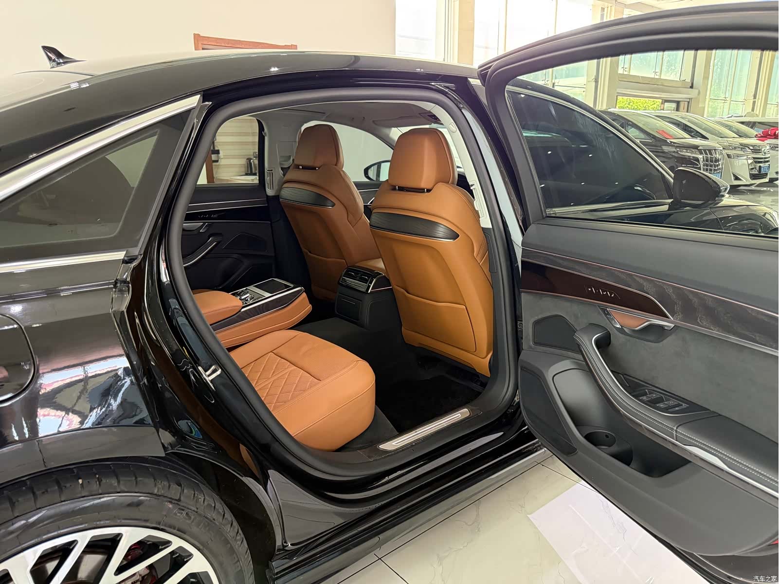 Audi A8L, 2023 10