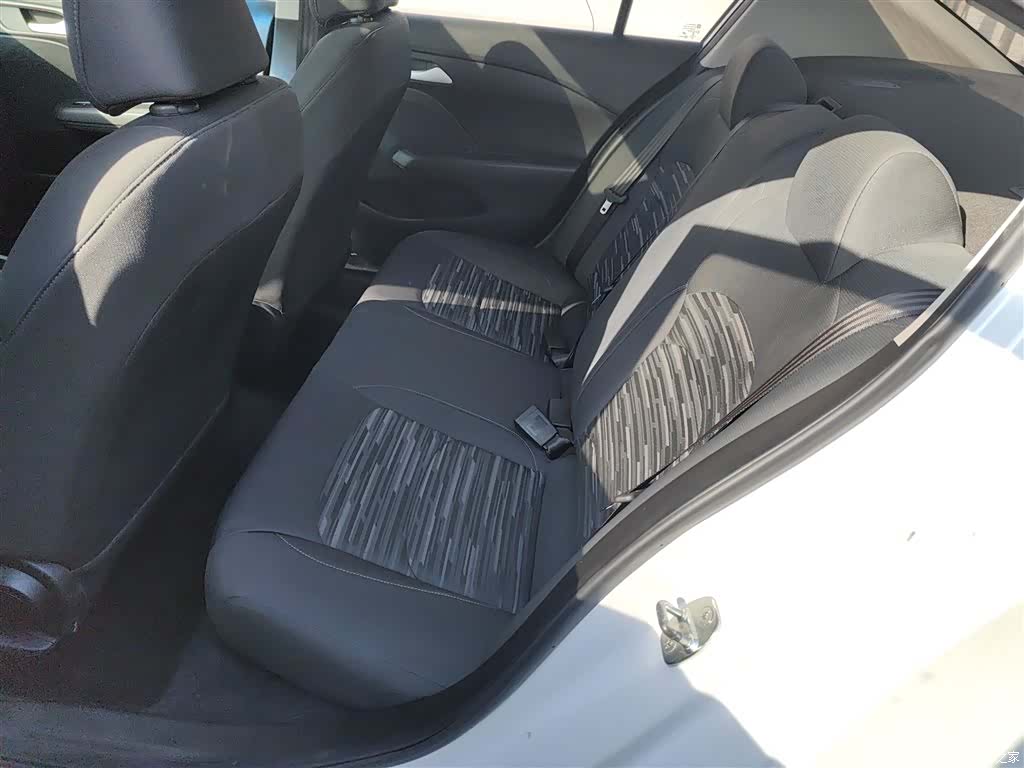 Chevrolet 320, 2019 15