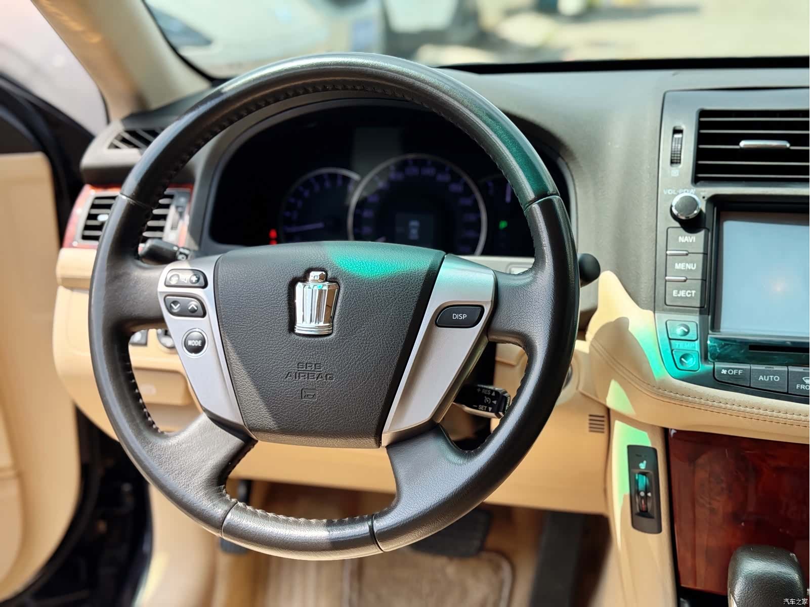 Toyota Crown, 2013 9