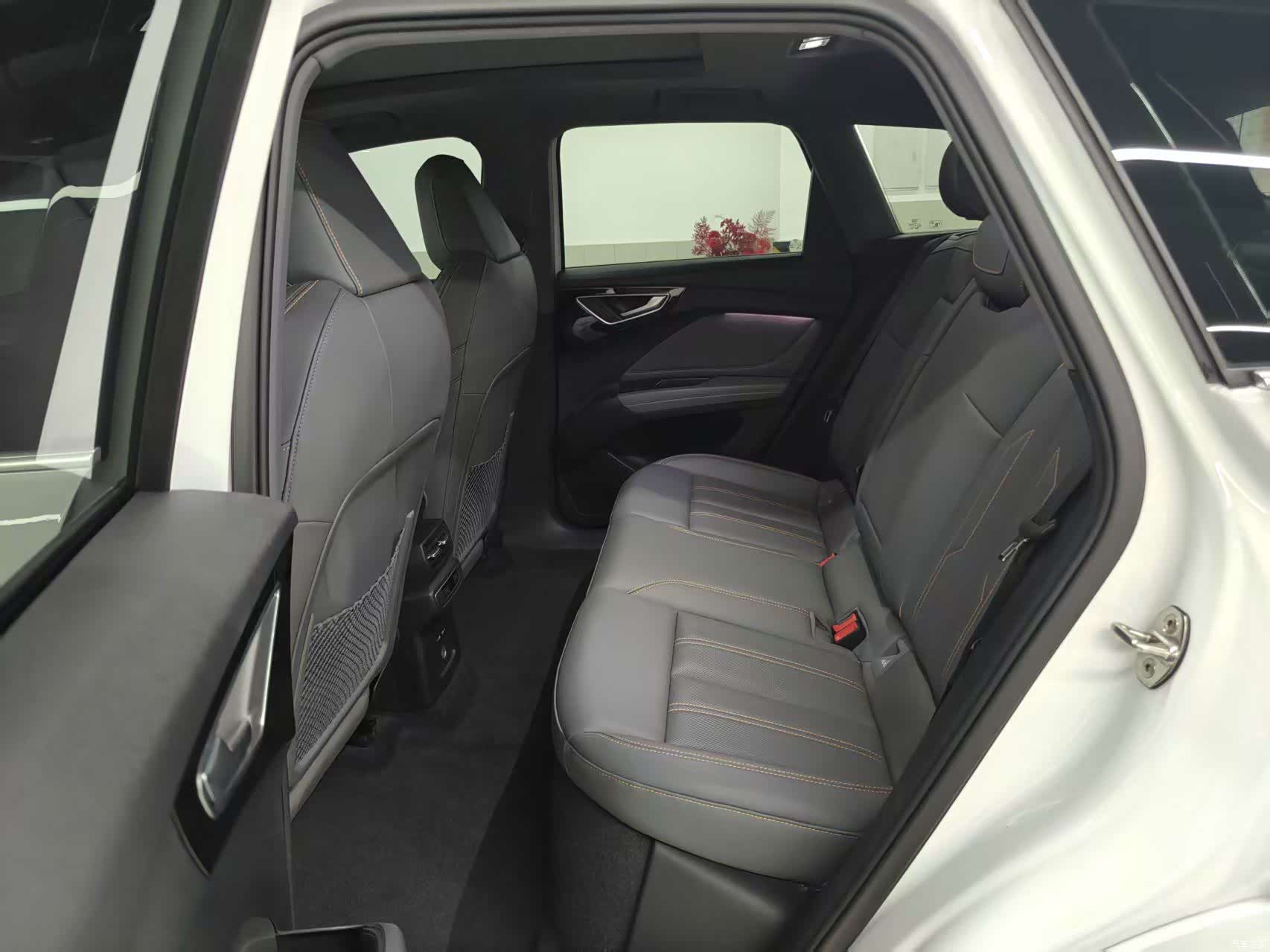 Audi Q4 e-tron, 2024 9