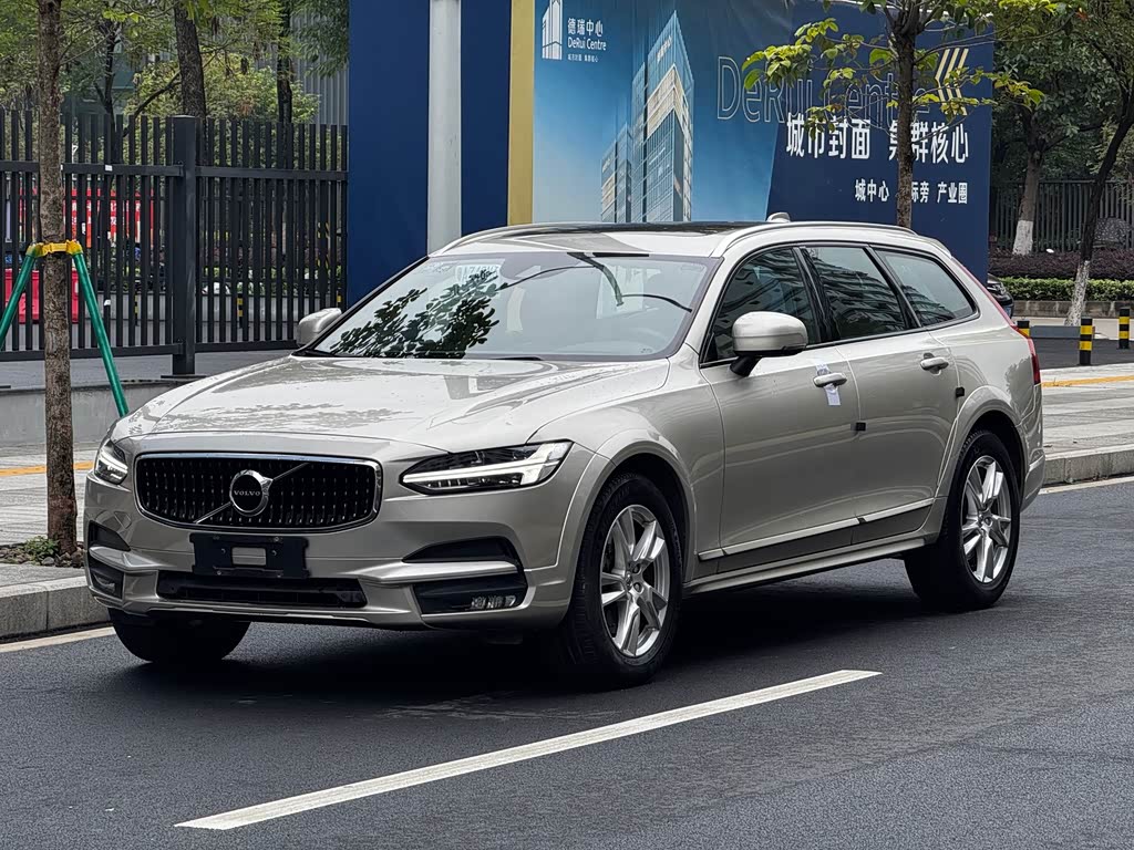 Volvo V90