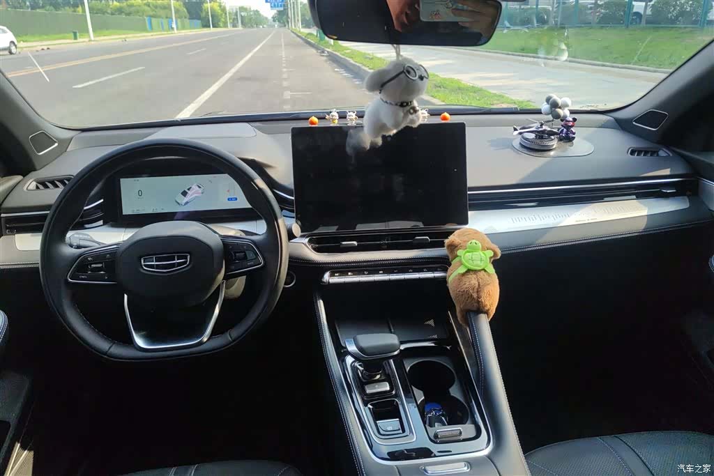 Geely Preface, 2026 12