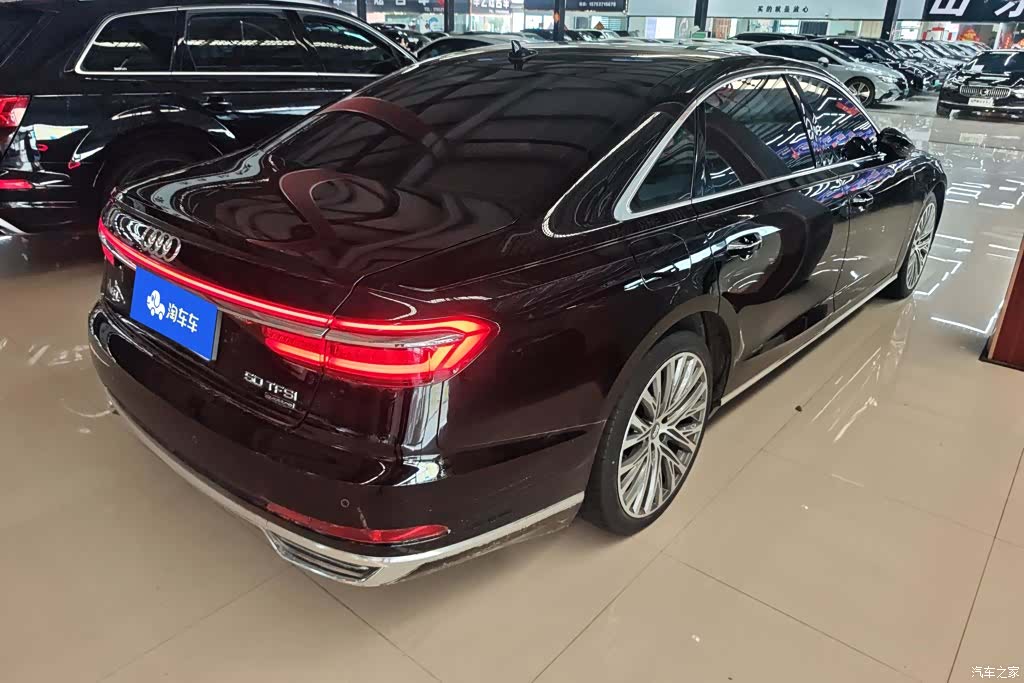 Audi A8L, 2021 3