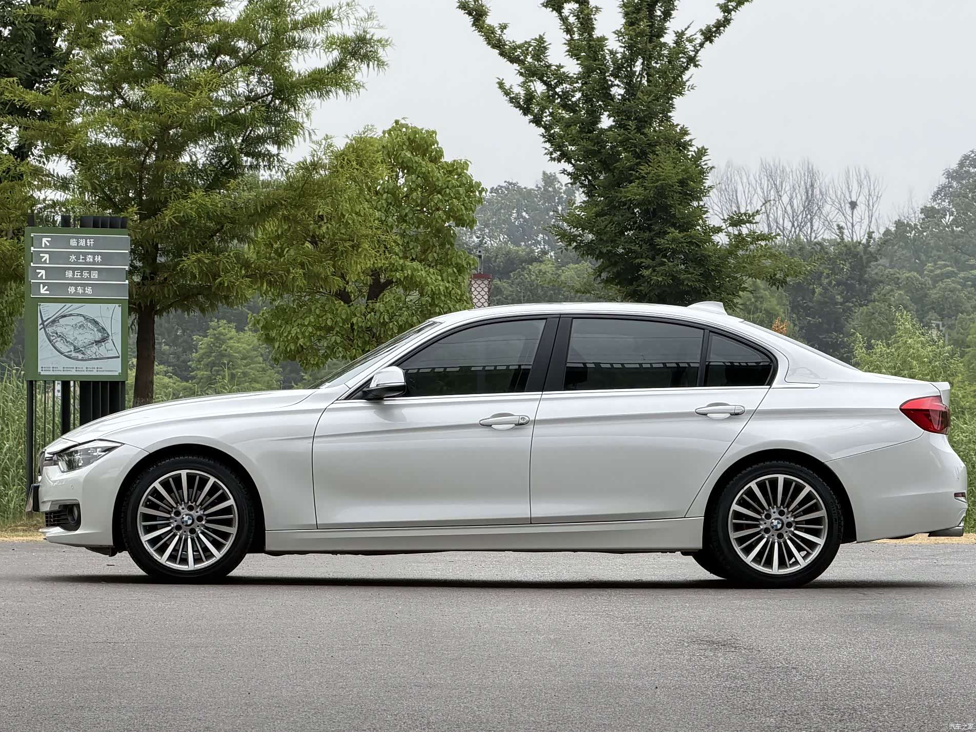 BMW 3 Series, 2019 12