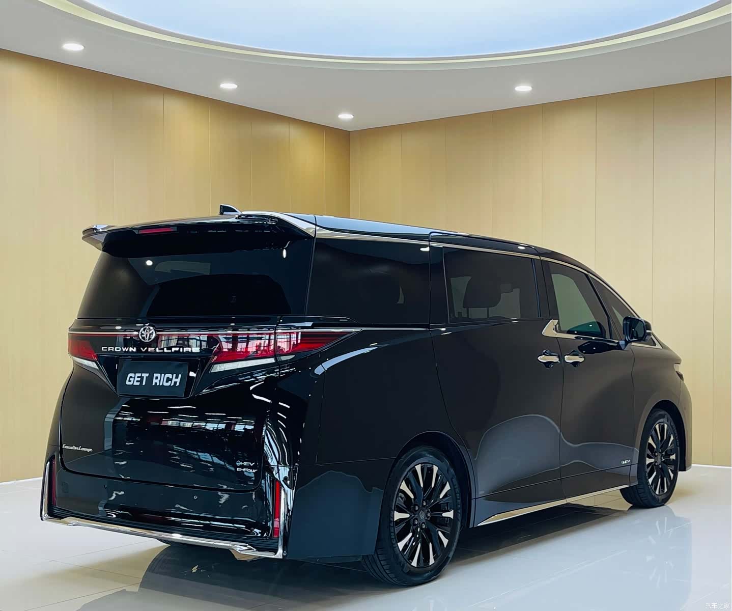Toyota Vellfire, 2024 9