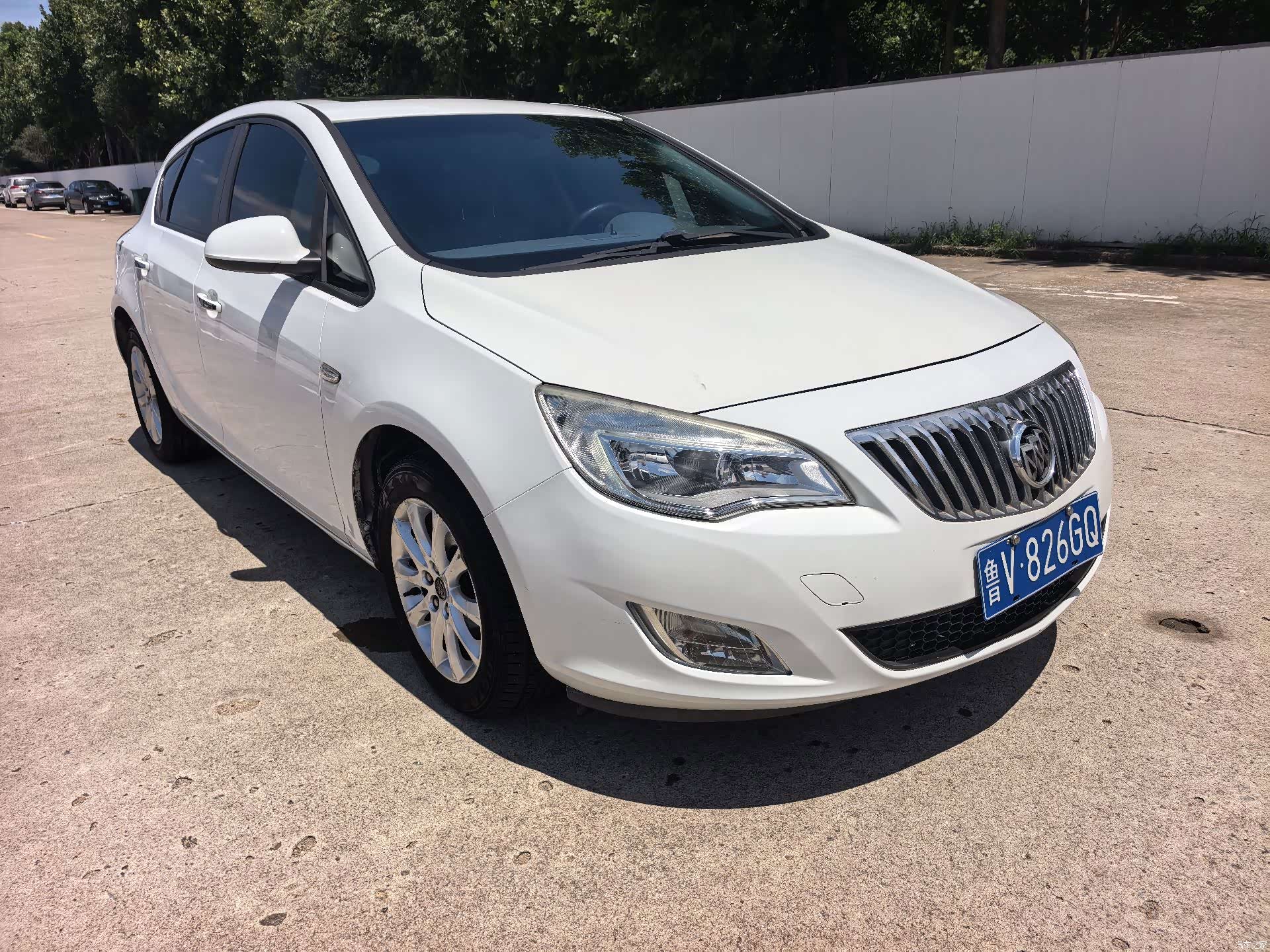 Buick XT, 2012 3