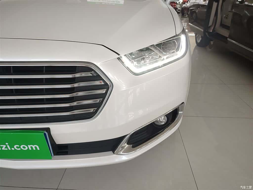 Ford Taurus, 2019 3